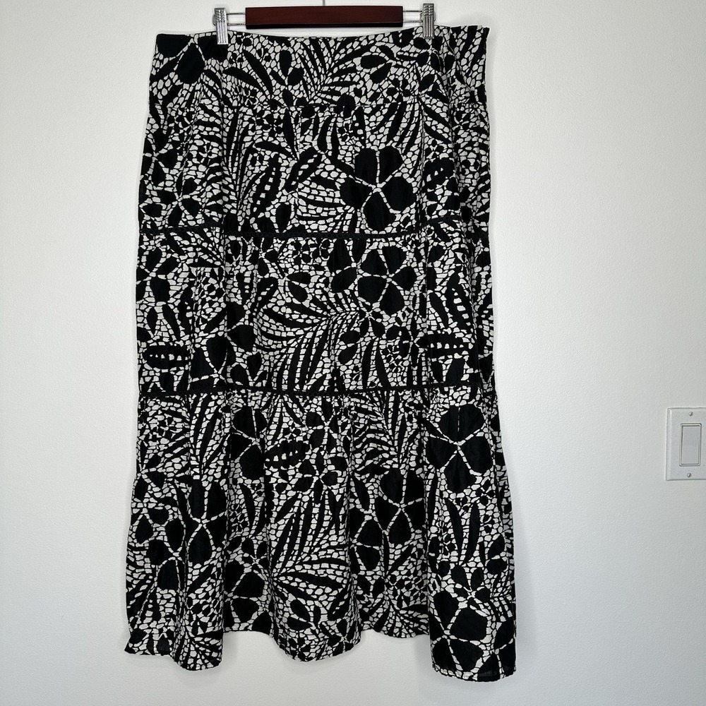 Peasant Boho Midi Tiered Skirt Size 18W Black white Floral